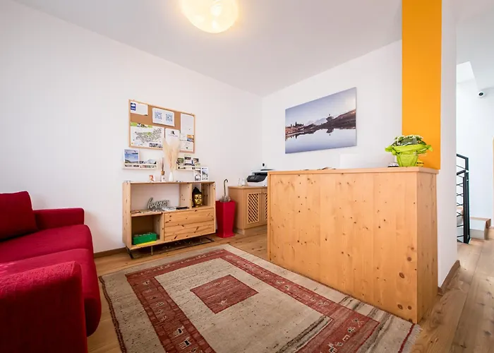 Am Schloss Guest House